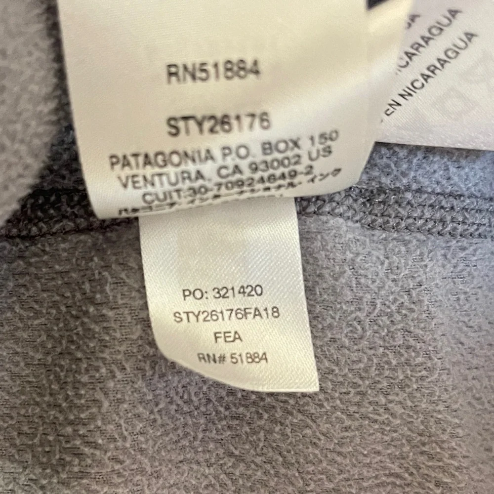 Patagonia Men's Micro D Quarter Zip Pullover Sweater in Grey‎ Medium